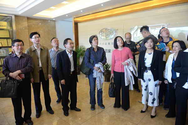 杭州亞運(yùn)會(huì)官方靈芝產(chǎn)品供應(yīng)商|杭州亞運(yùn)會(huì)官方供應(yīng)商|中國(guó)靈芝十大品牌|仙客來(lái)靈芝|仙客來(lái)靈芝破壁孢子粉|仙客來(lái)孢子油|仙客來(lái)靈芝飲片|仙客來(lái)破壁孢子粉|靈芝孢子油|孢子粉|靈芝破壁孢子粉|靈芝|中華老字號(hào)