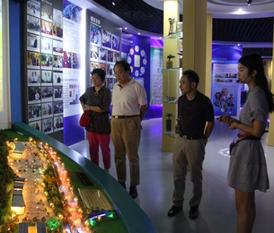 上海科學技術(shù)文獻出版社胡德仁主任蒞臨仙客來公司考察