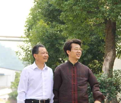 中國食用菌協(xié)會(huì)創(chuàng)新發(fā)展模式課題組組長(zhǎng)趙中良蒞臨仙客來公司調(diào)研創(chuàng)新發(fā)展模式課題實(shí)施情況并轉(zhuǎn)達(dá)全國政協(xié)副主席阿不來提?阿不都熱西提的問候