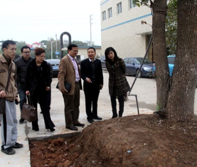 九江市人社局領(lǐng)導在仙客來公司調(diào)研人才工作