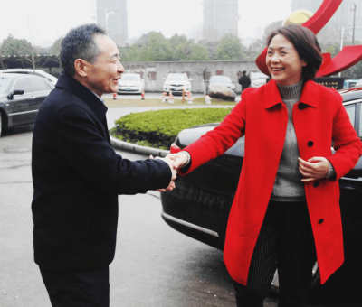 市委常委、統(tǒng)戰(zhàn)部長(zhǎng)廖奇志一行人走訪仙客來(lái)生物科技有限公司