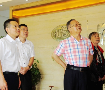 推進農(nóng)業(yè)發(fā)展抓好生產(chǎn)落實，仙客來因為他的到來備受鼓舞！