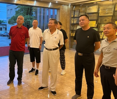 福建省軍區(qū)副政治委員李弘將軍一行蒞臨仙客來公司參觀考察